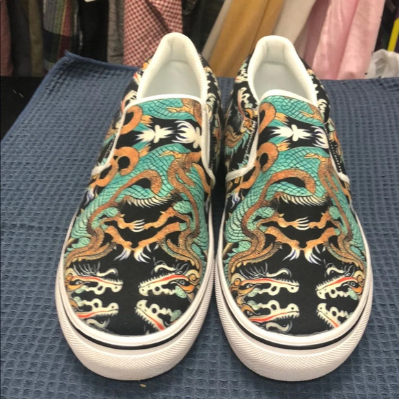 Dragon Print Slip-On Shoes - Black and Green - Picture 3 of 5